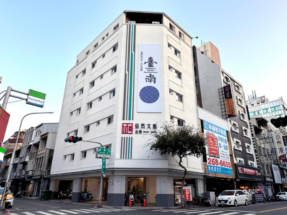 Trust Hotel Tainan Esterno foto