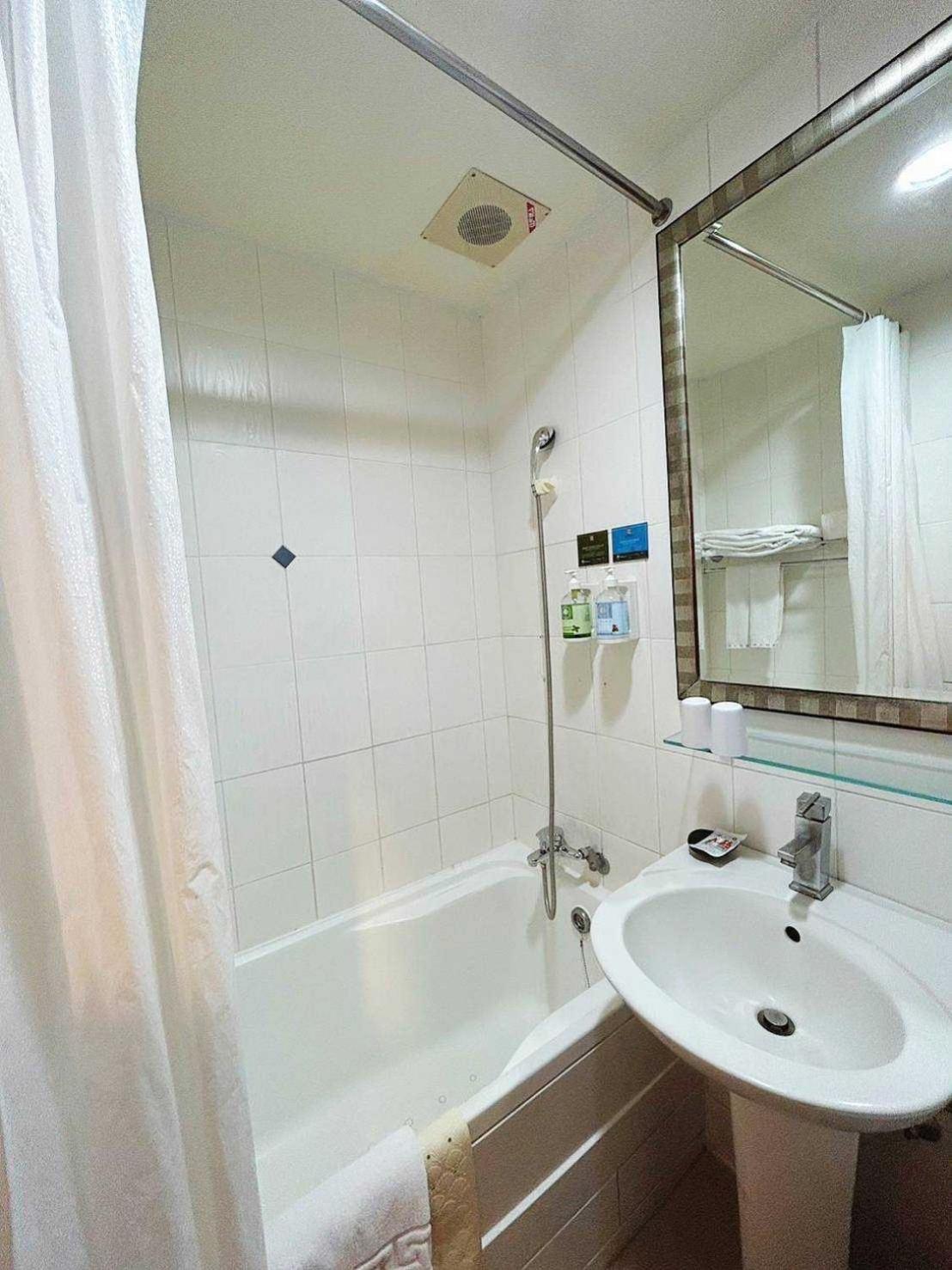Trust Hotel Tainan Esterno foto