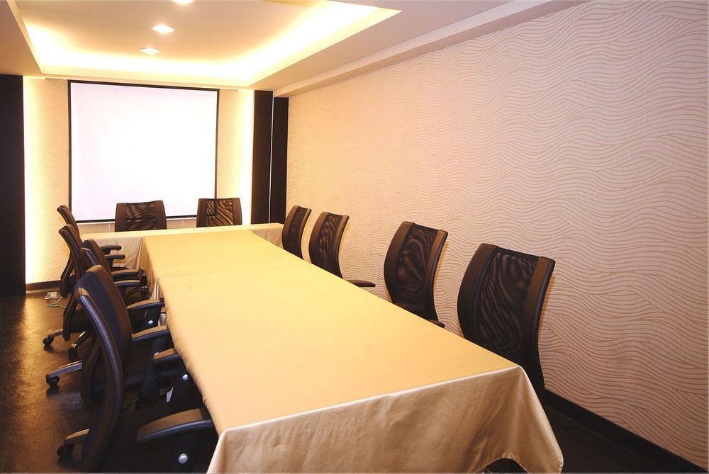 Trust Hotel Tainan Esterno foto
