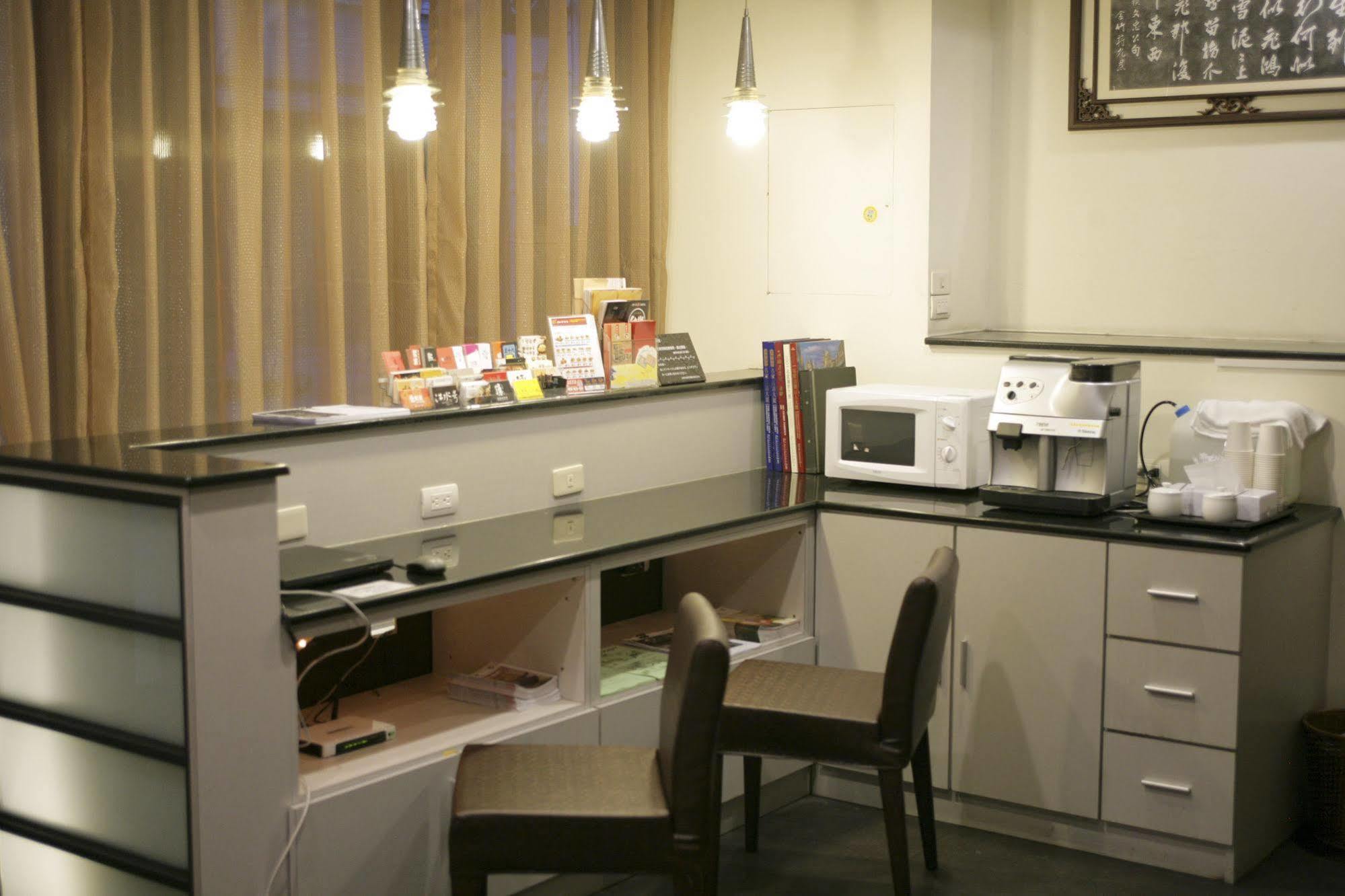 Trust Hotel Tainan Esterno foto